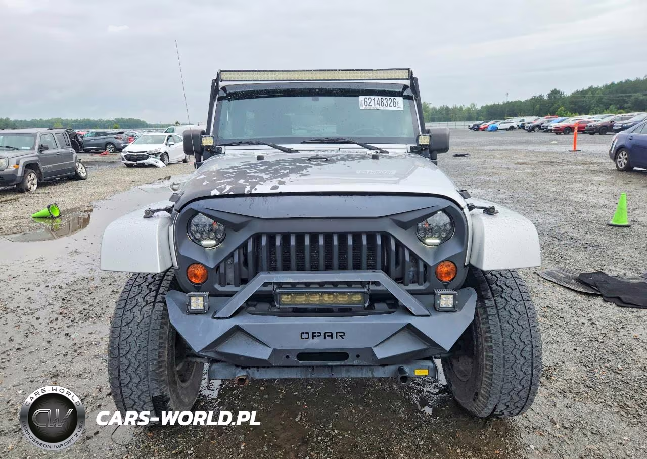 2011 Jeep Wrangler Unlimited Sahara VIN:1J4BA5H19BL625556 - 5