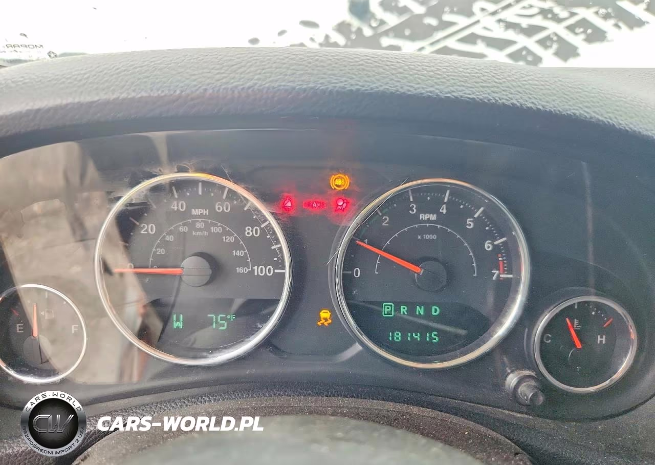 2011 Jeep Wrangler Unlimited Sahara VIN:1J4BA5H19BL625556 - 9