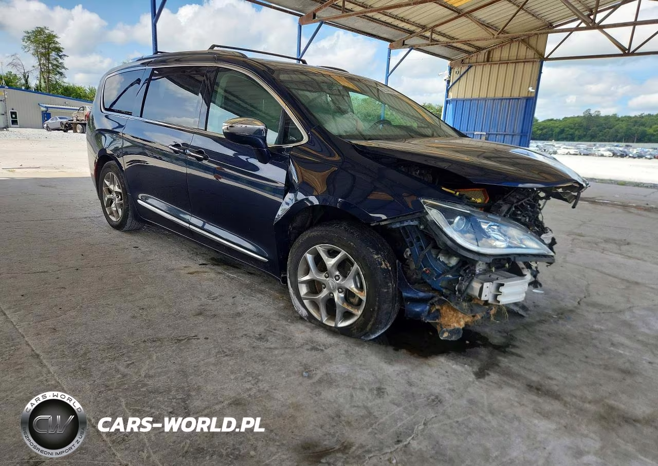 2018 Chrysler Pacifica Limited VIN:2C4RC1GG8JR273847 - 4