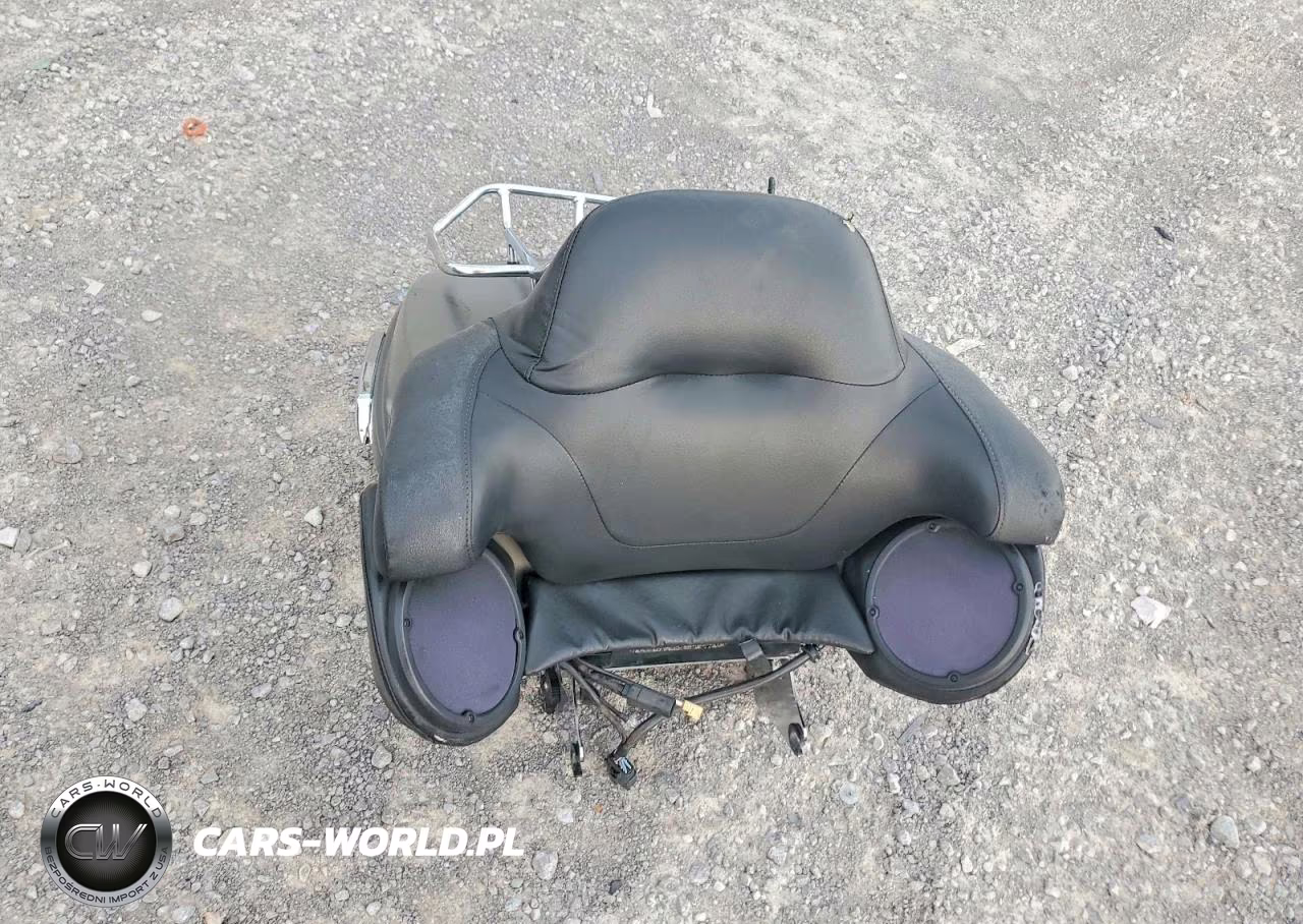 2019 Harley-Davidson Flhtk VIN:1HD1KEF10KB656099 - 9