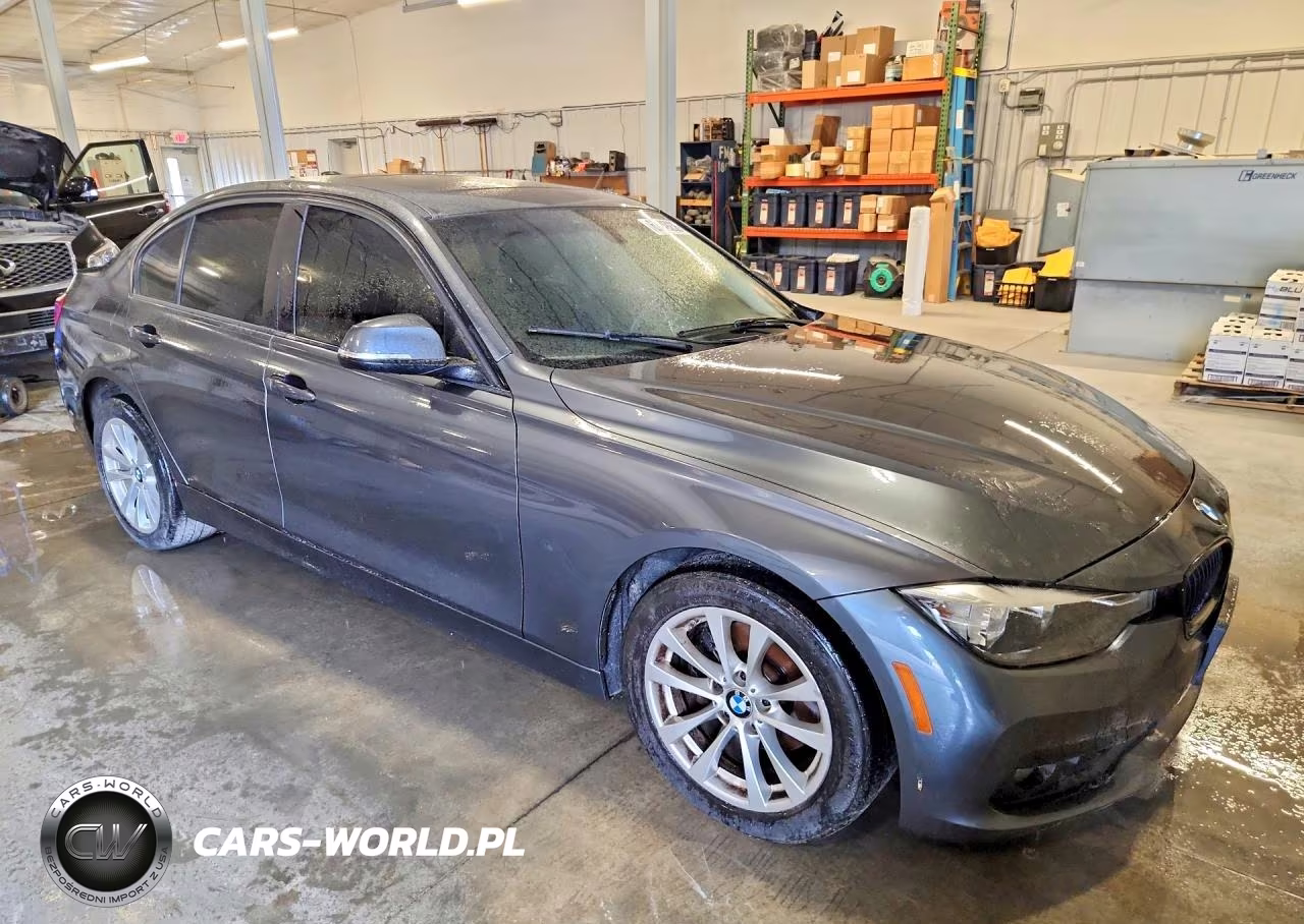 2017 BMW 320 Xi VIN:WBA8E5G56HNU22613 - 4