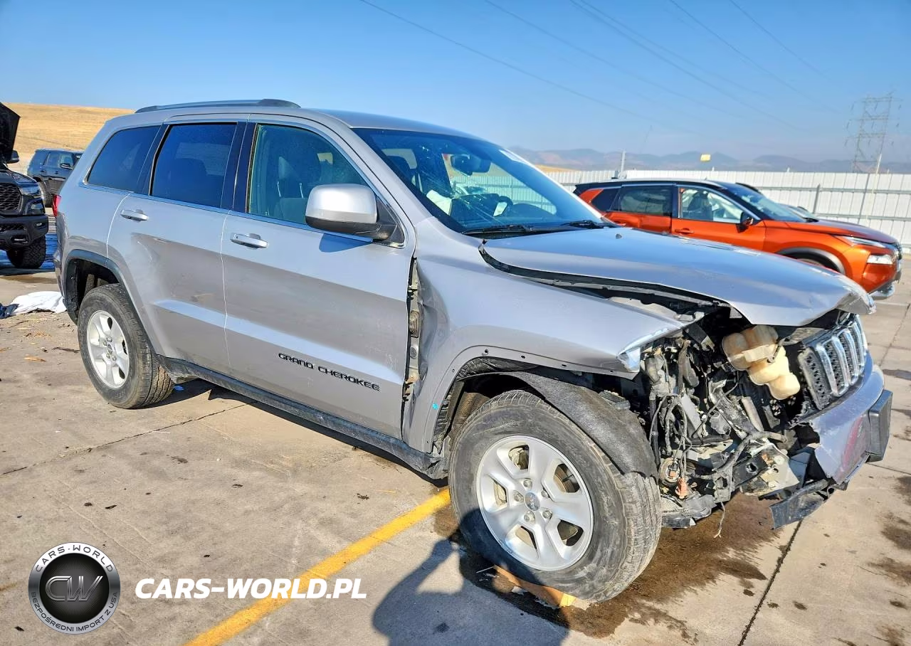 2017 Jeep Grand Cherokee Laredo VIN:1C4RJFAG0HC810502 - 4