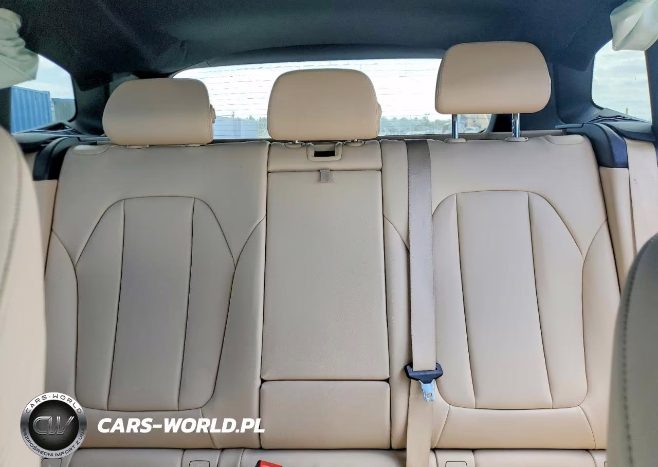 2019 BMW X3 xDrive30I VIN:5UXTR9C55KLD94032 - 10