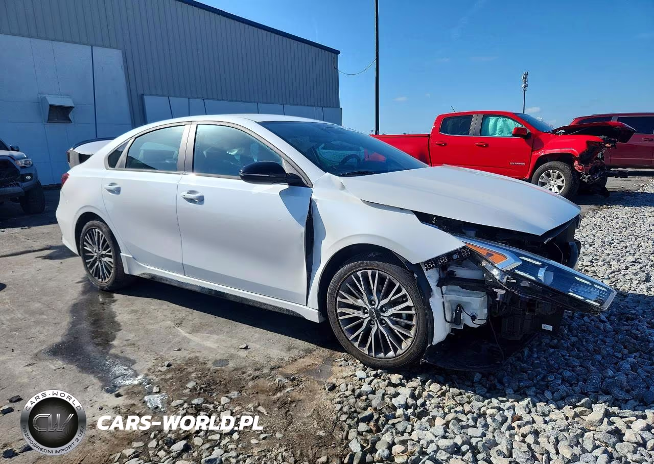 2023 Kia Forte Gt Line VIN:3KPF54AD6PE658590 - 4