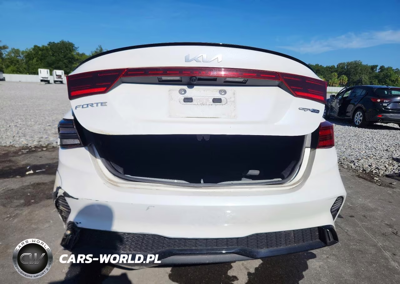 2023 Kia Forte Gt Line VIN:3KPF54AD6PE658590 - 6