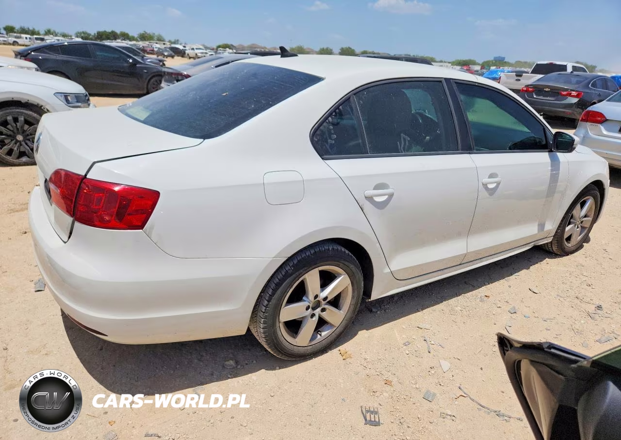 2012 Volkswagen Jetta Tdi VIN:3VW3L7AJ9CM404966 - 3