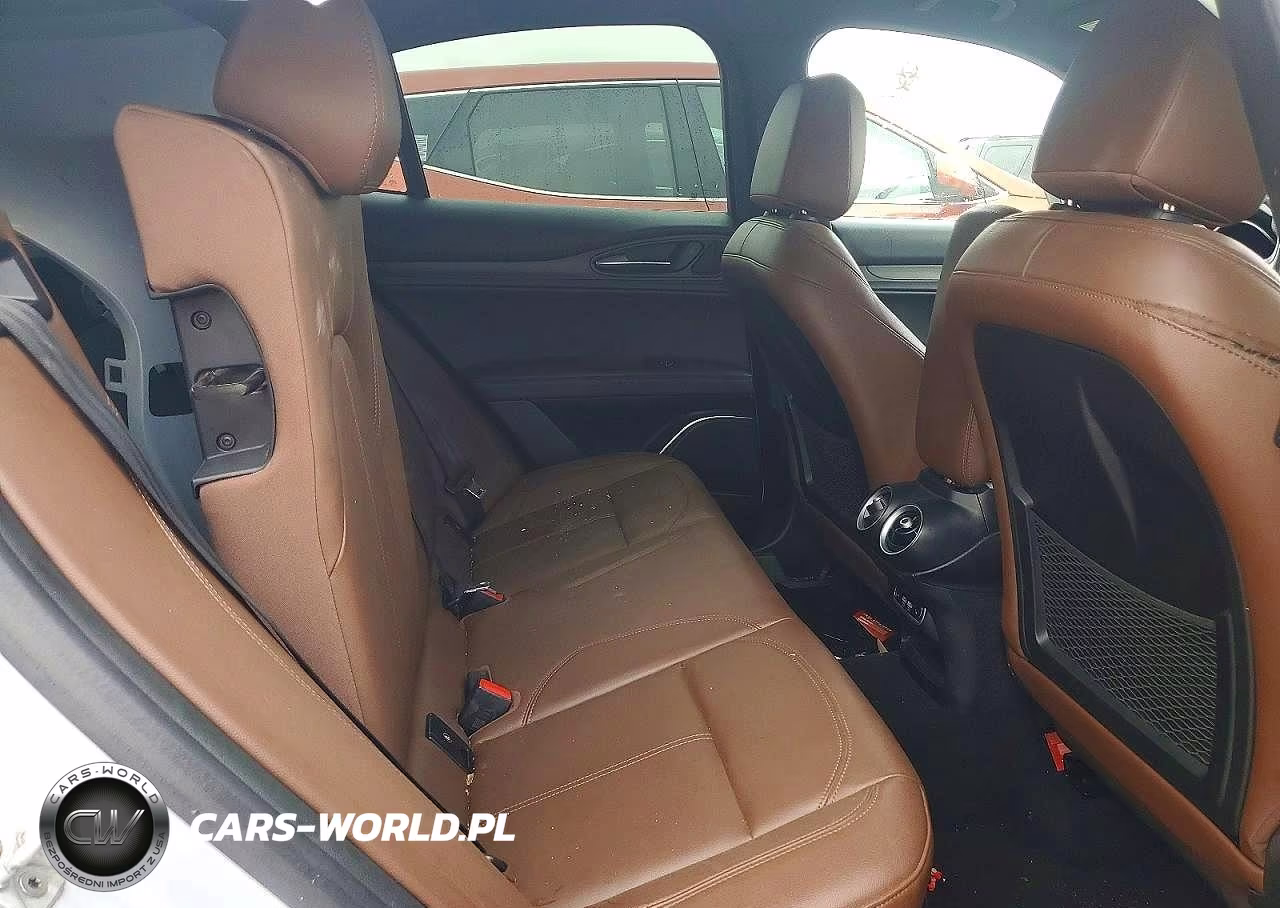 2022 Alfa Romeo Stelvio Ti VIN:ZASPAKBN0N7D46121 - 10