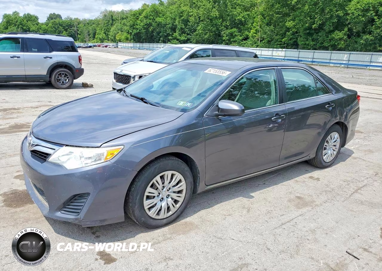 2012 Toyota Camry Le – zdjęcie 1 z 12