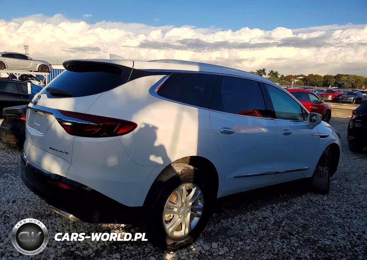 2018 Buick Enclave Essence VIN:5GAERBKW5JJ122102 - 3