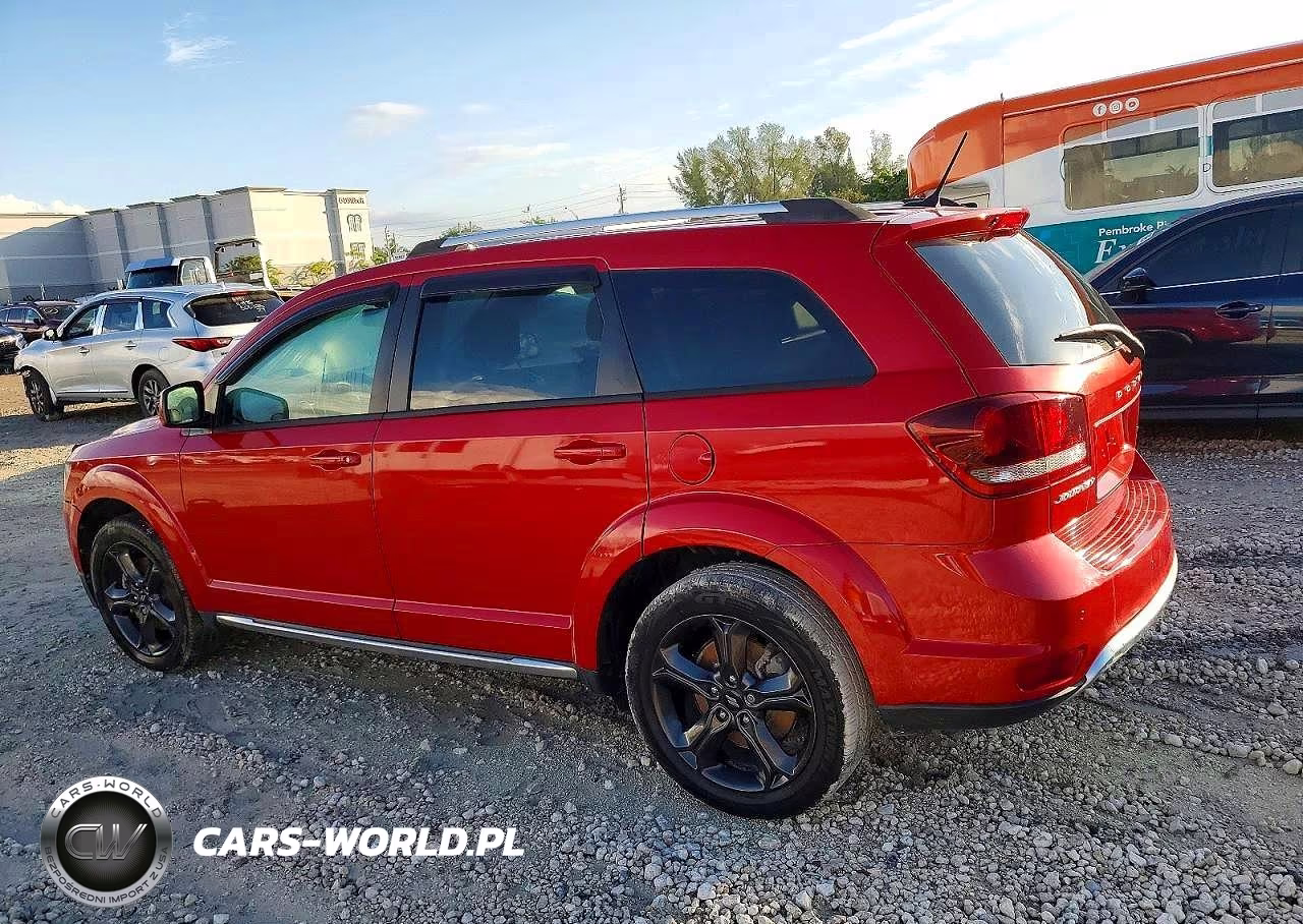 2018 Dodge Journey Crossroad VIN:3C4PDCGBXJT252063 - 2