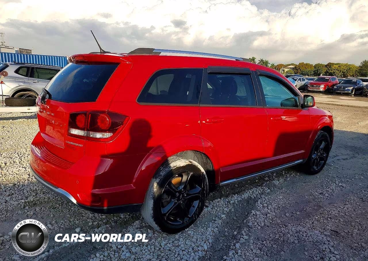 2018 Dodge Journey Crossroad VIN:3C4PDCGBXJT252063 - 3