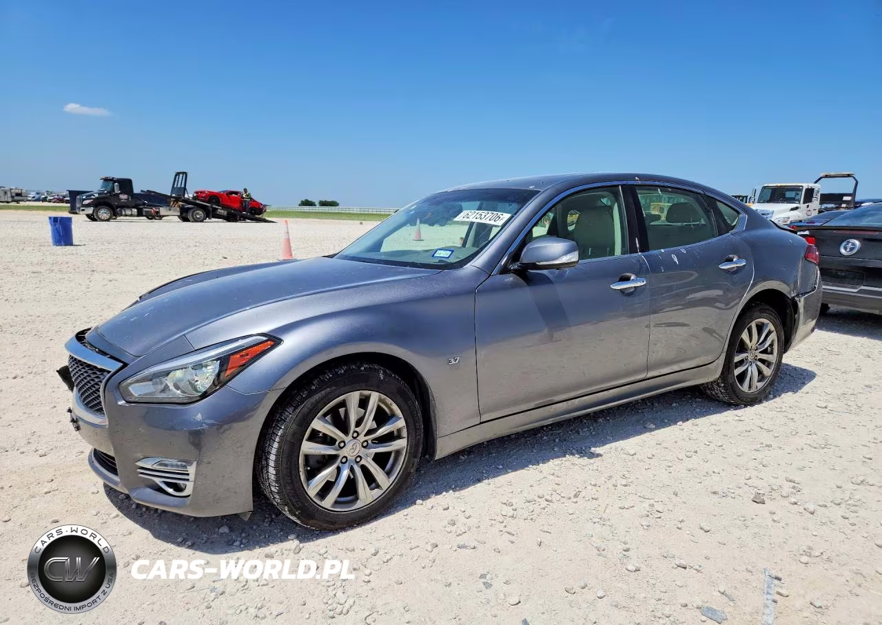 2015 Infiniti Q70 3.7