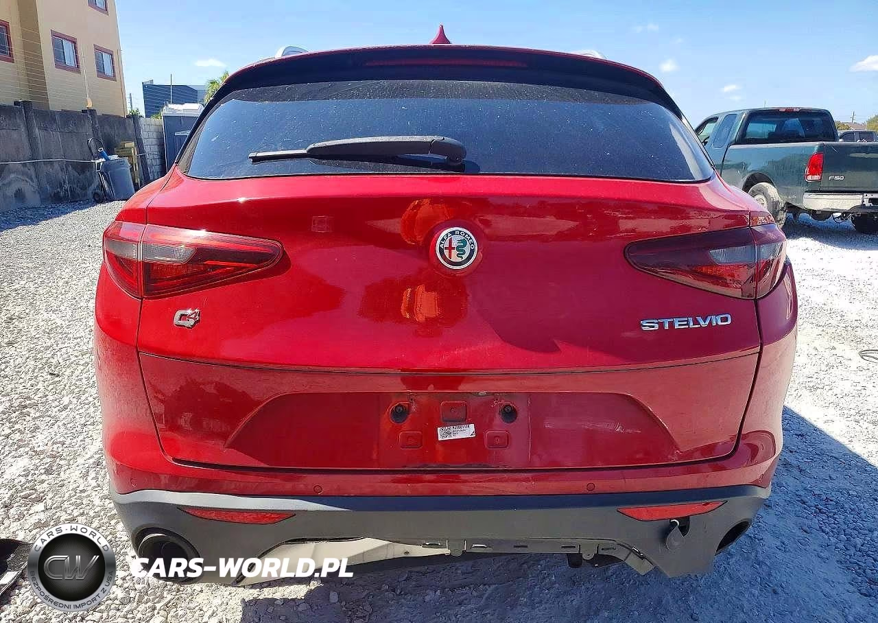 2018 Alfa Romeo Stelvio VIN:ZASFAKAN3J7B81138 - 6
