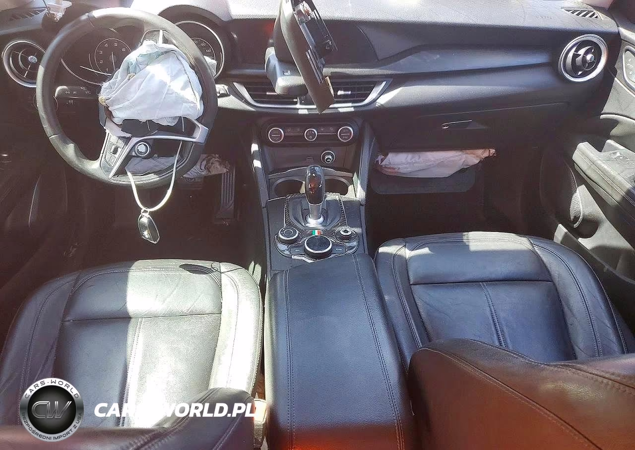 2018 Alfa Romeo Stelvio VIN:ZASFAKAN3J7B81138 - 8