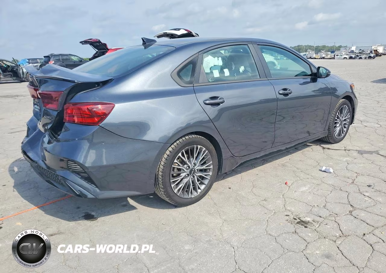 2023 Kia Forte Gt Line VIN:3KPF54AD2PE568904 - 3