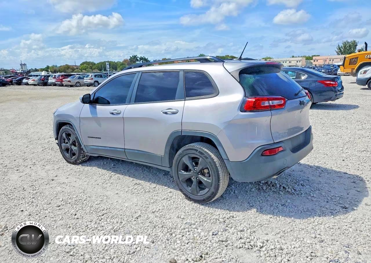 2018 Jeep Cherokee Latitude VIN:1C4PJLCB2JD540051 - 2