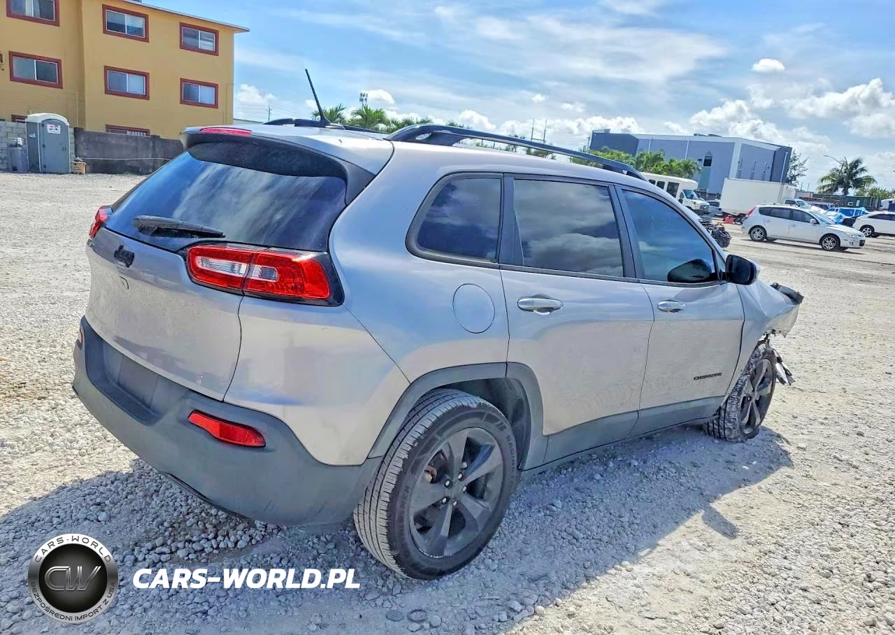 2018 Jeep Cherokee Latitude VIN:1C4PJLCB2JD540051 - 3