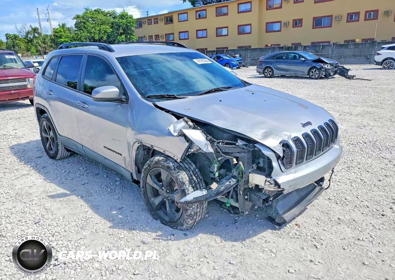 2018 Jeep Cherokee Latitude VIN:1C4PJLCB2JD540051 - 4