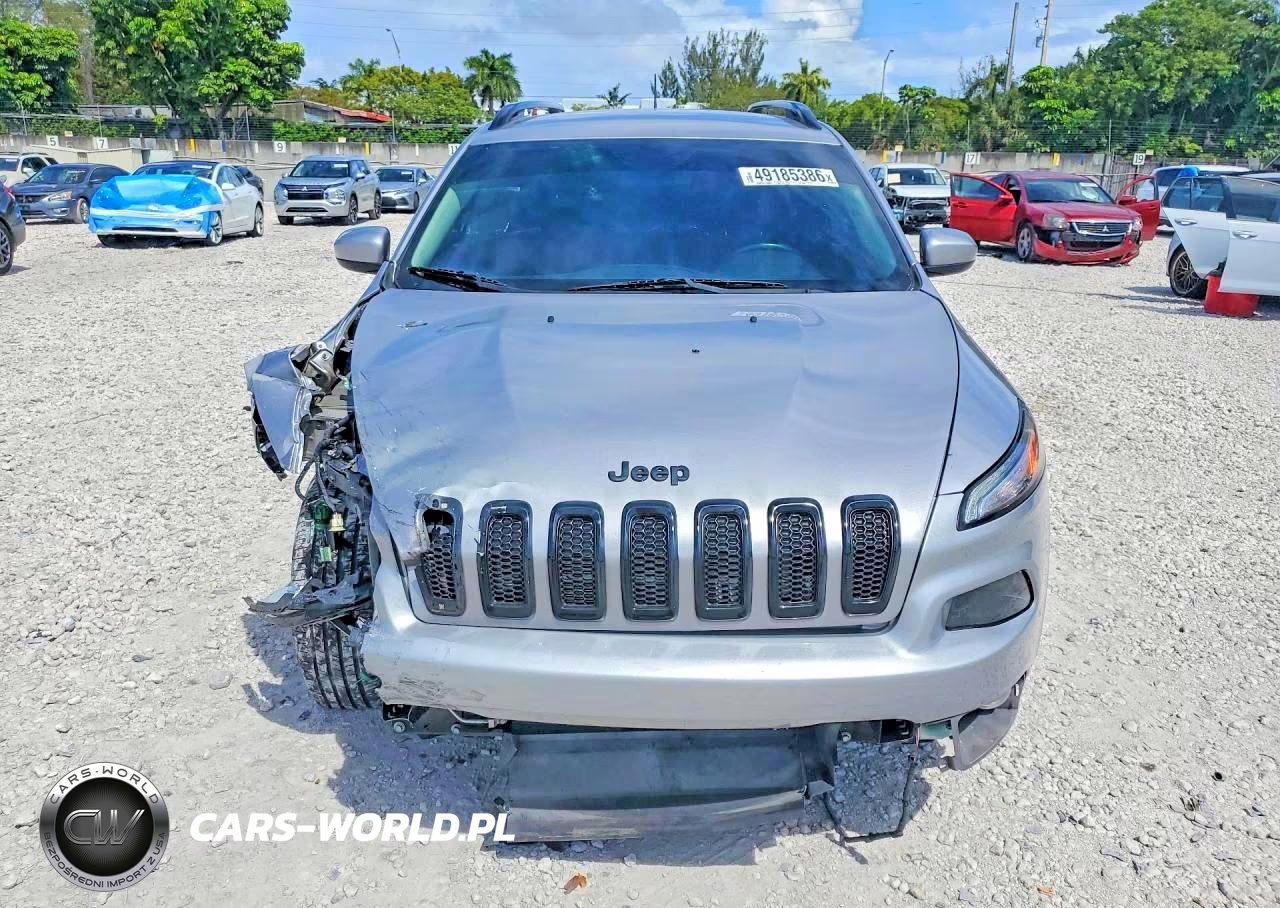 2018 Jeep Cherokee Latitude VIN:1C4PJLCB2JD540051 - 5