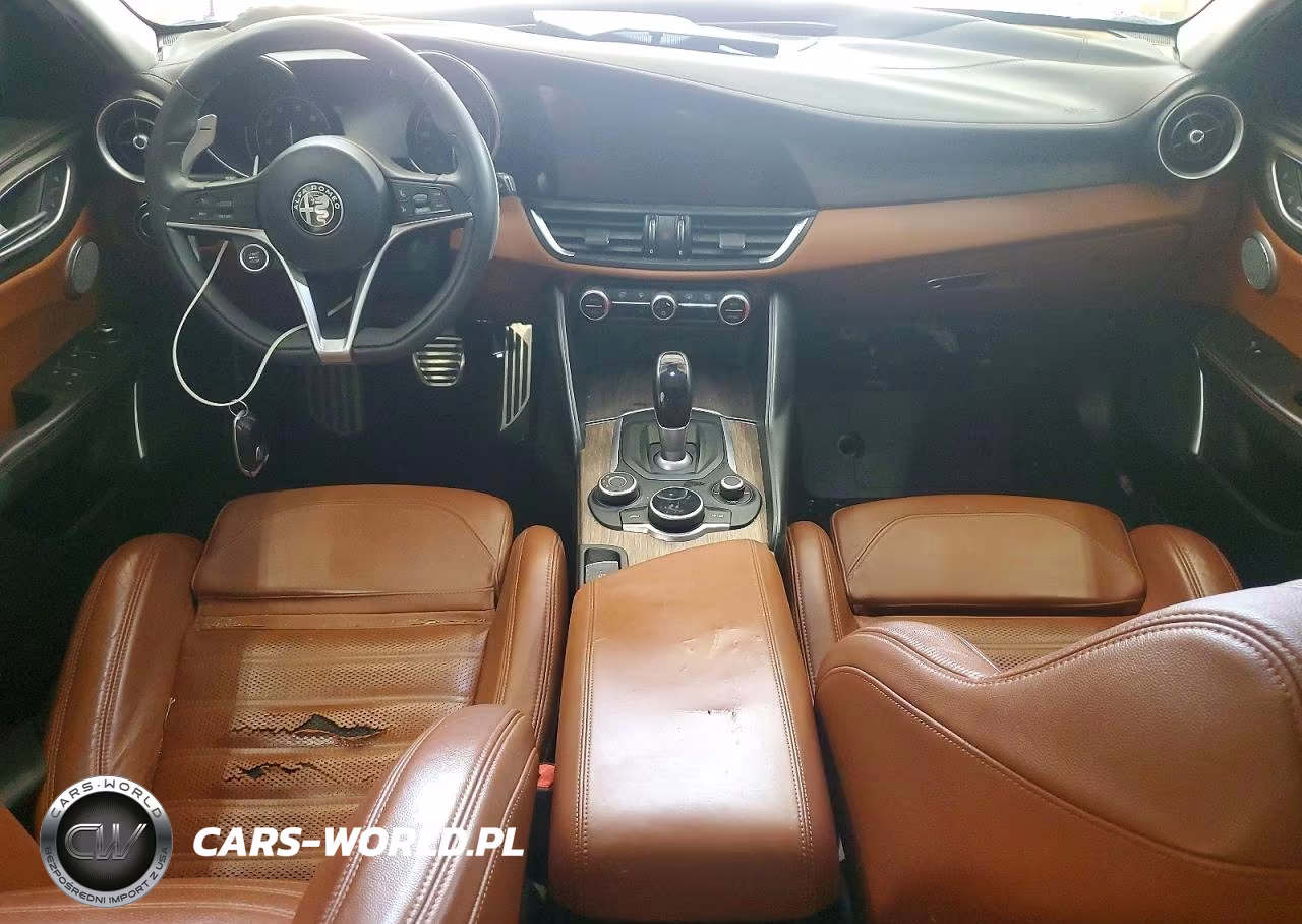 2017 Alfa Romeo Giulia Ti VIN:ZARFAECN0H7542316 - 8