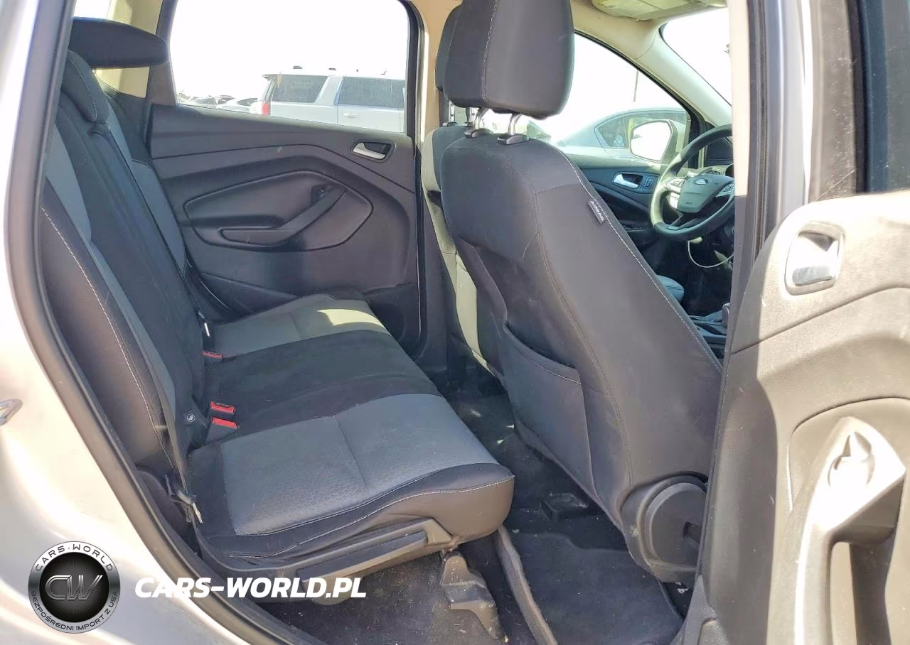 2017 Ford Escape Se VIN:1FMCU0G95HUE34632 - 10