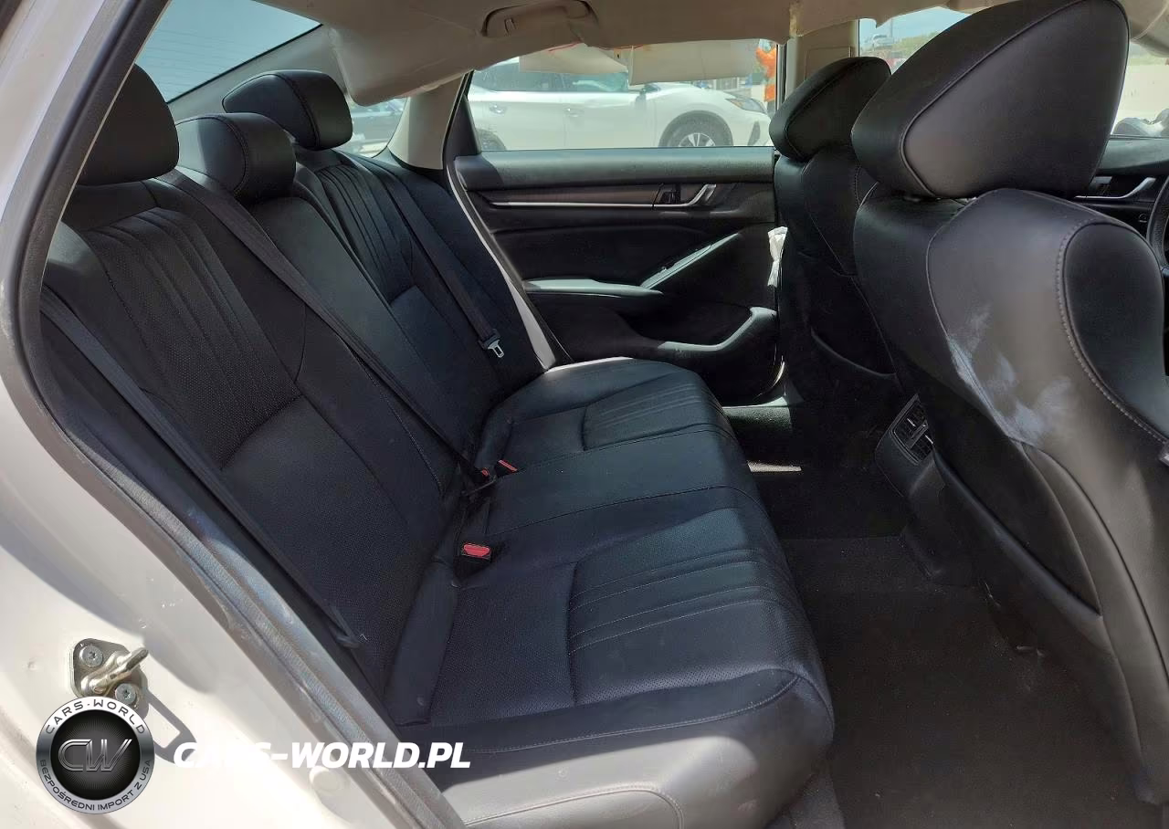 2018 Honda Accord Touring VIN:1HGCV1F91JA044676 - 10
