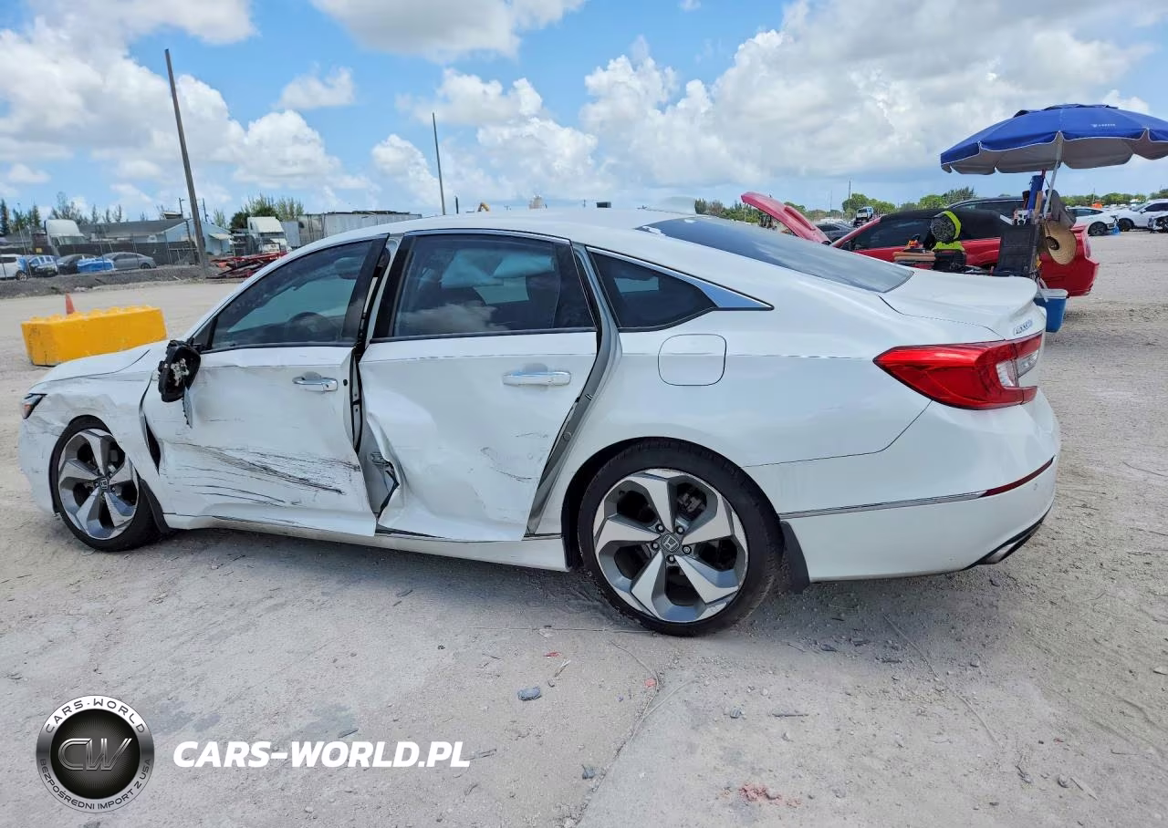 2018 Honda Accord Touring VIN:1HGCV1F91JA044676 - 2
