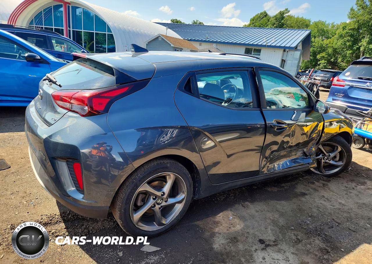 2020 Hyundai Veloster 2.0L VIN:KMHTG6AF6LU026464 - 3