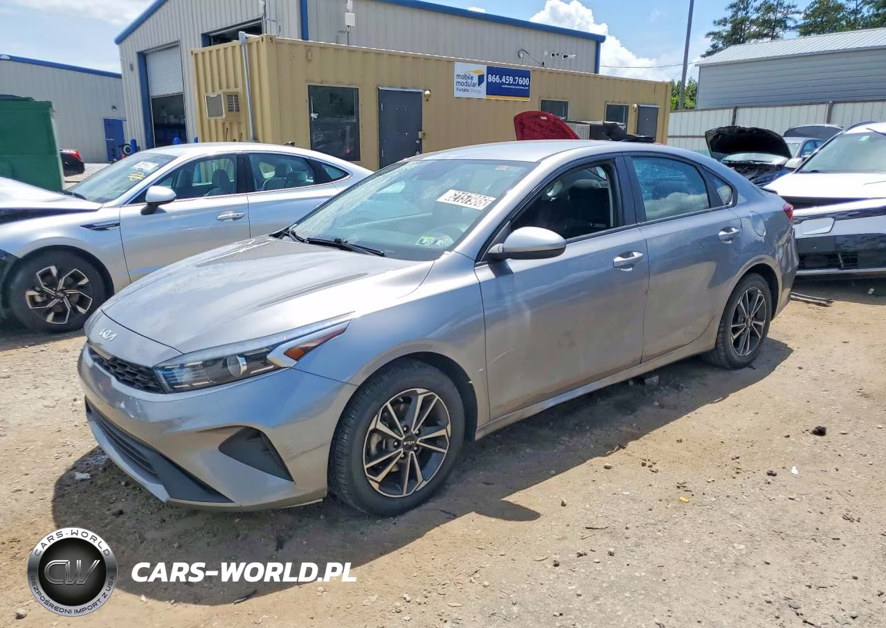 2023 Kia Forte Lxs – zdjęcie 1 z 12