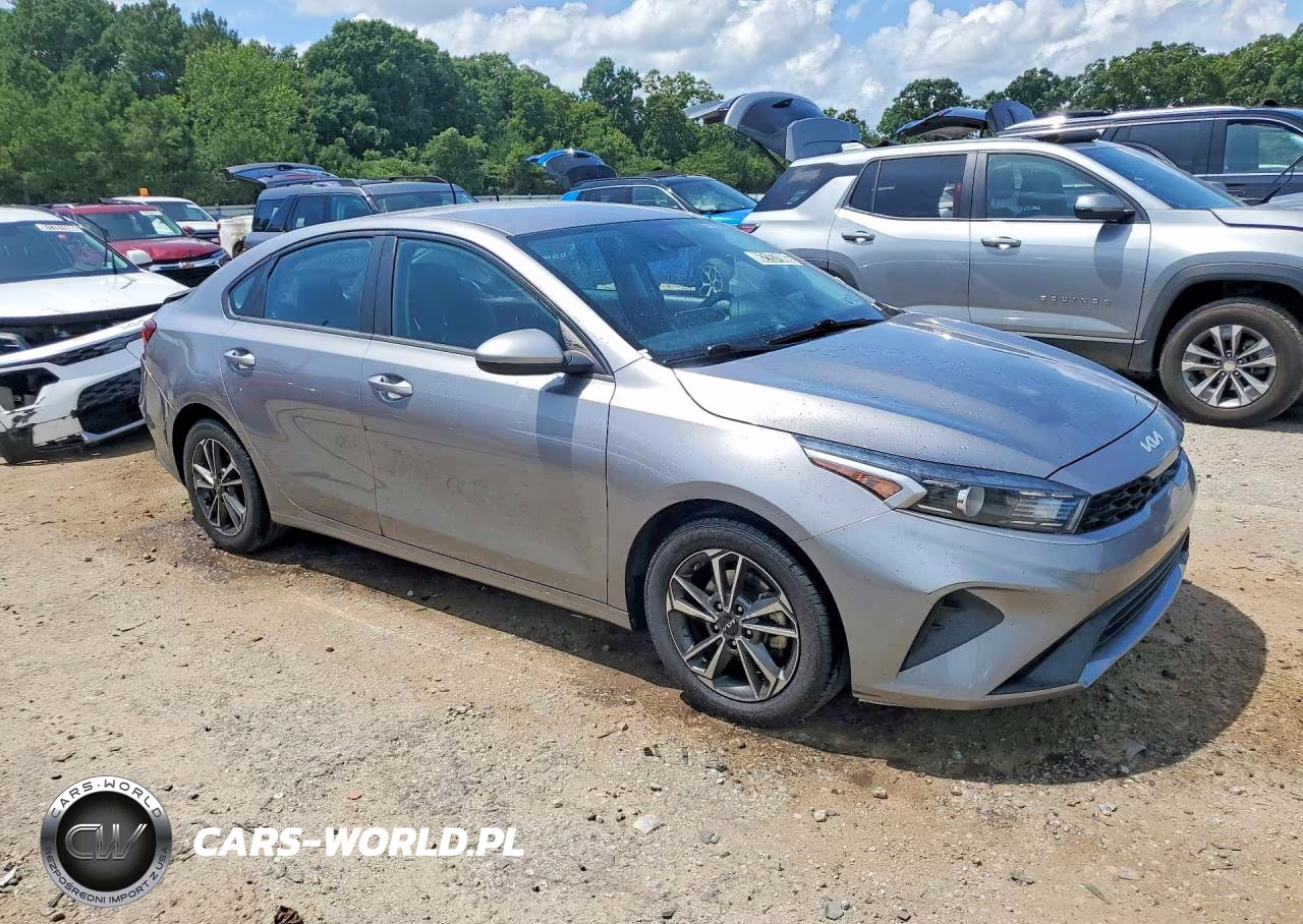 2023 Kia Forte Lxs VIN:3KPF24ADXPE530538 - 4