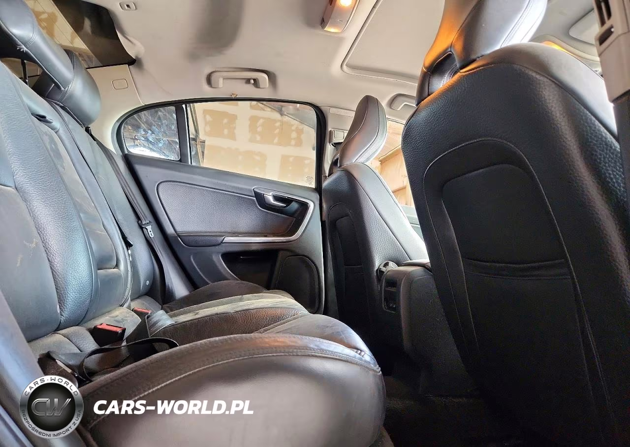 2013 Volvo S60 T5 VIN:YV1612FSXD1223281 - 10