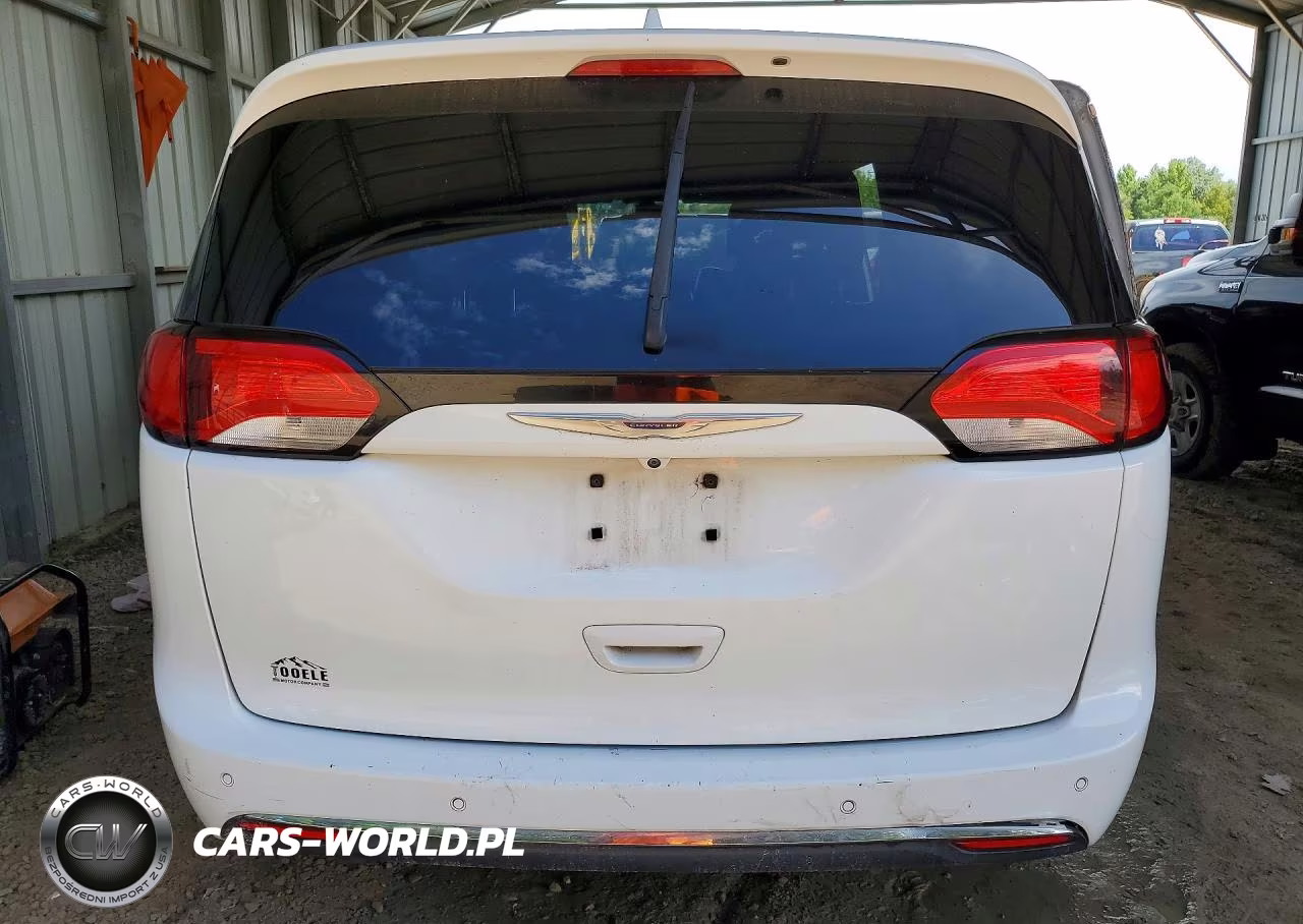 2017 Chrysler Pacifica Limited VIN:2C4RC1GG6HR505579 - 6