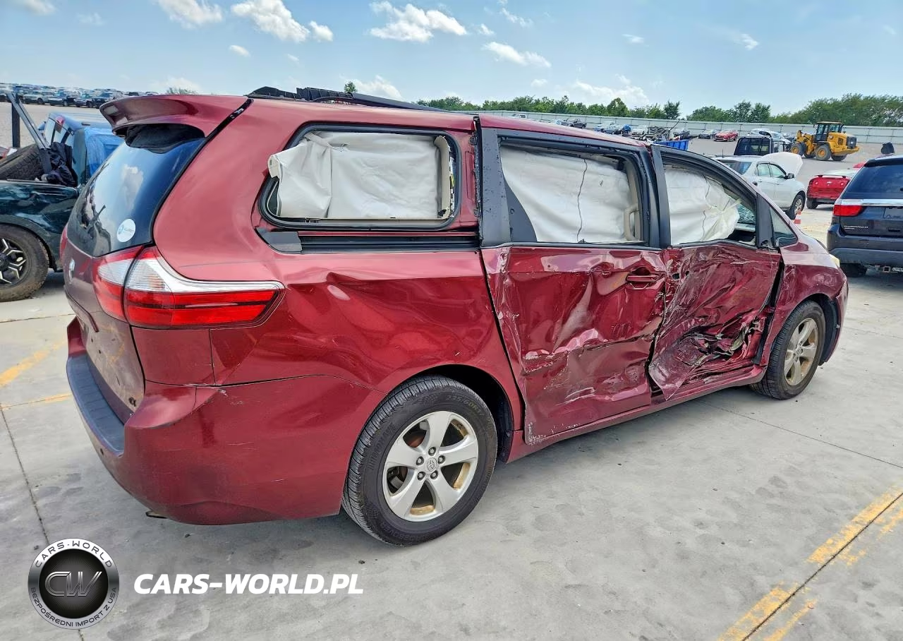 2015 Toyota Sienna Le VIN:5TDKK3DC5FS594423 - 3