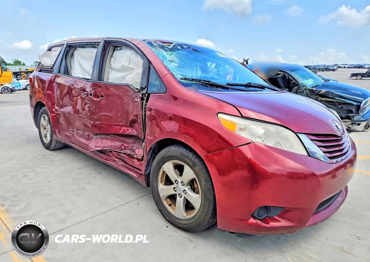 2015 Toyota Sienna Le VIN:5TDKK3DC5FS594423 - 4