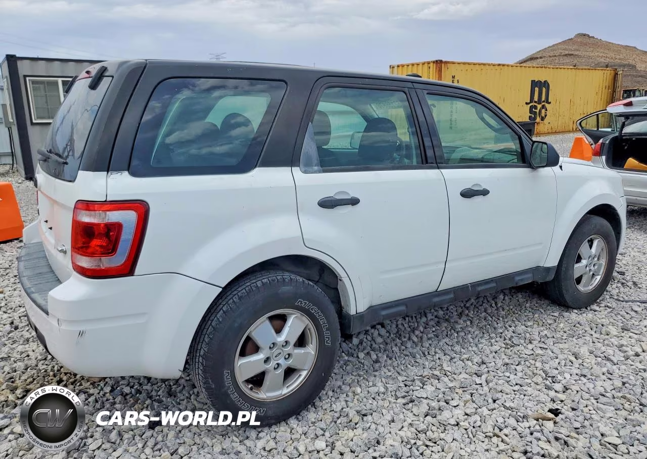 2012 Ford Escape Xls VIN:1FMCU0C76CKC47781 - 3
