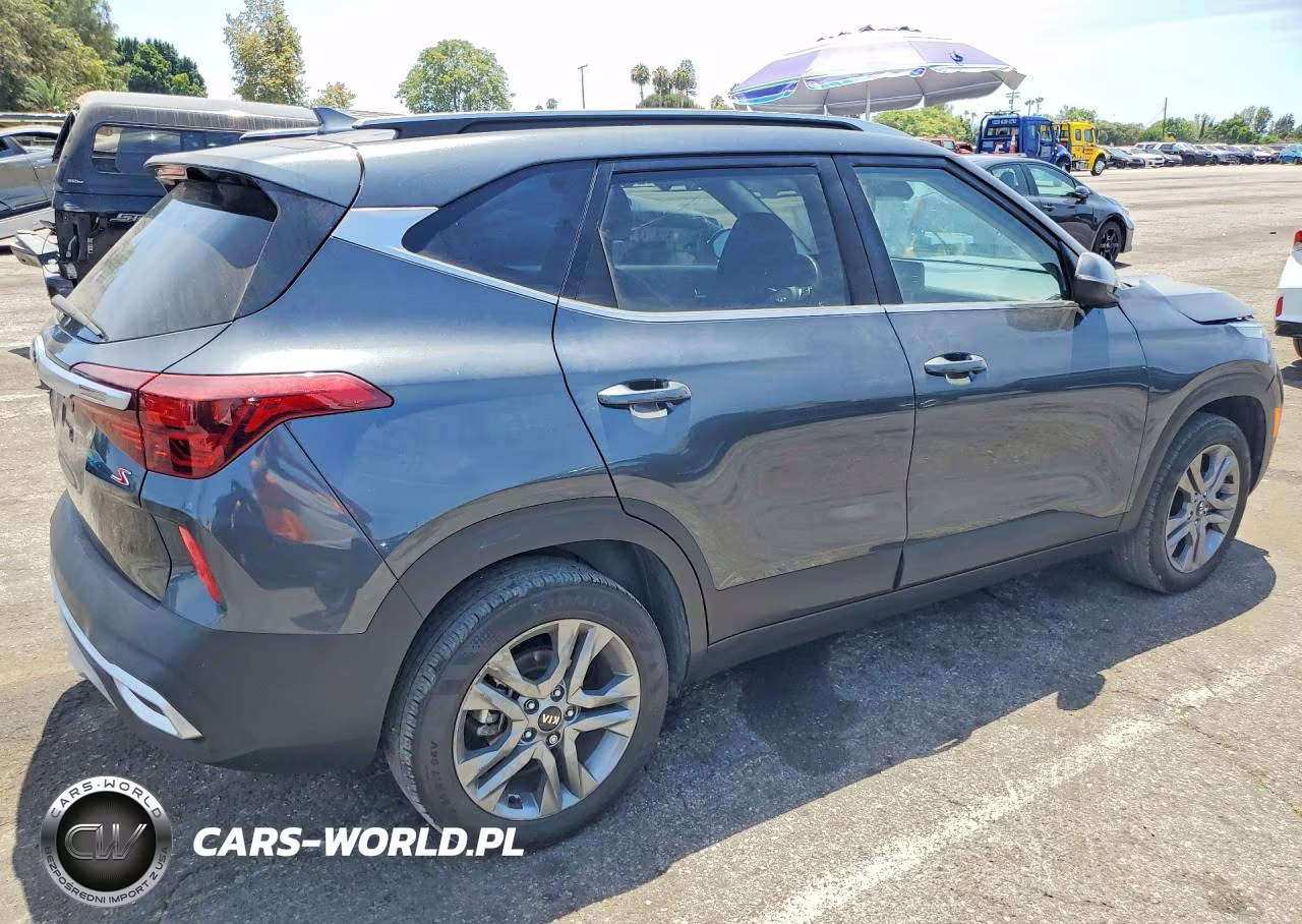2021 Kia Seltos S VIN:KNDEU2AA9M7110457 - 3