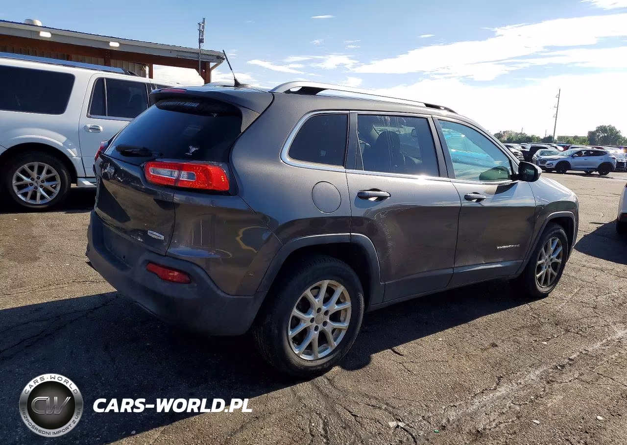2014 Jeep Cherokee Latitude VIN:1C4PJMCBXEW167714 - 3