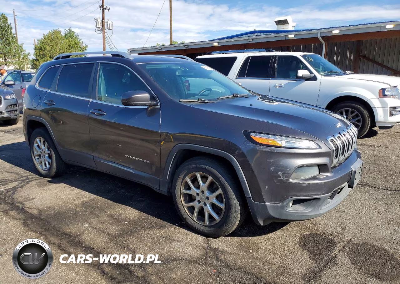 2014 Jeep Cherokee Latitude VIN:1C4PJMCBXEW167714 - 4
