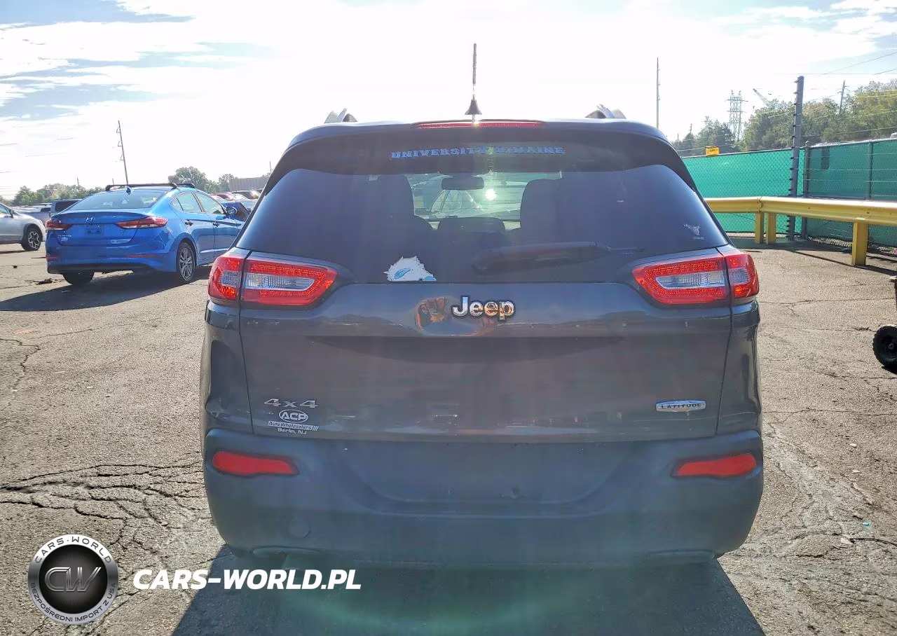 2014 Jeep Cherokee Latitude VIN:1C4PJMCBXEW167714 - 6