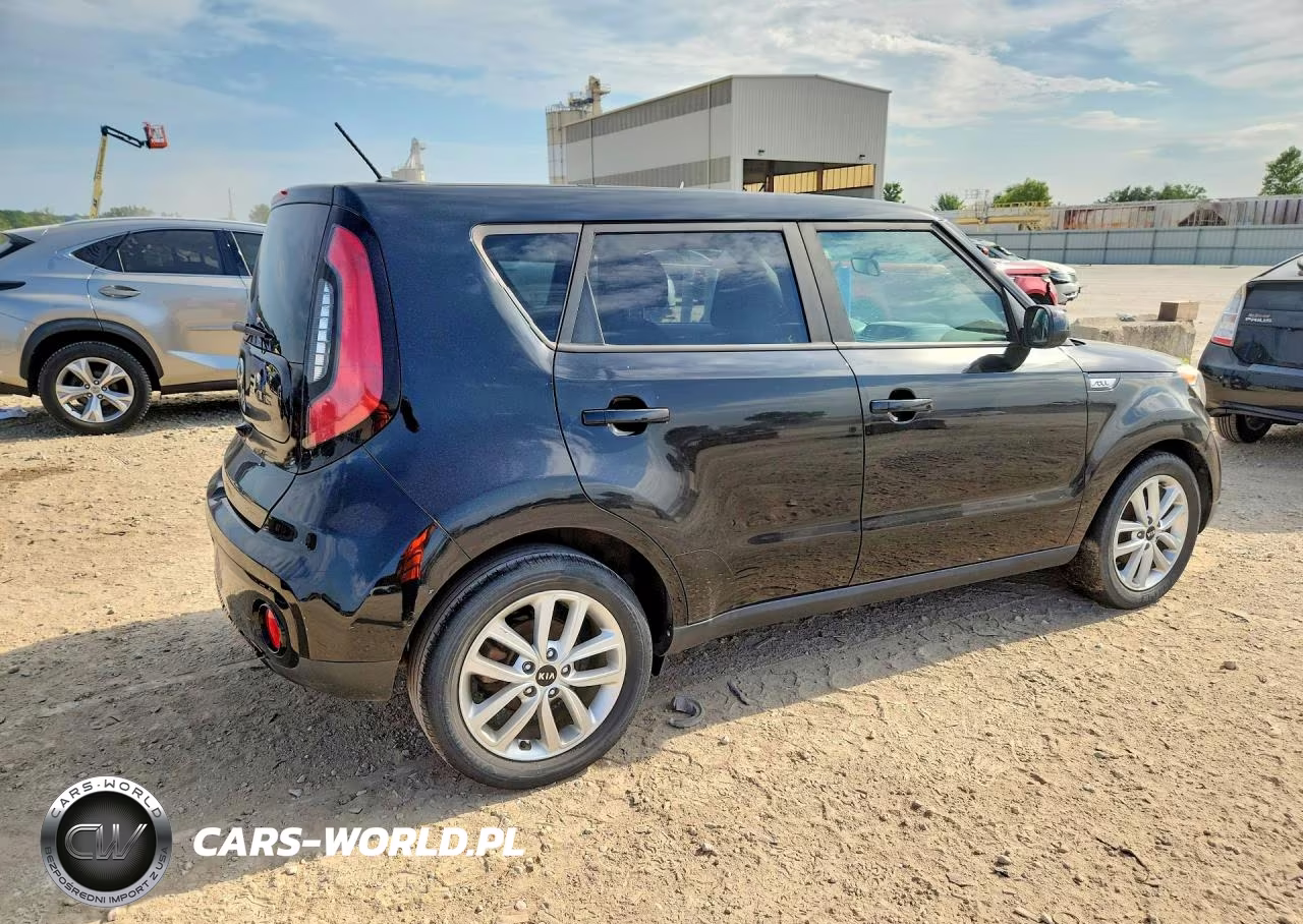 2018 Kia Soul + VIN:KNDJP3A53J7535327 - 3