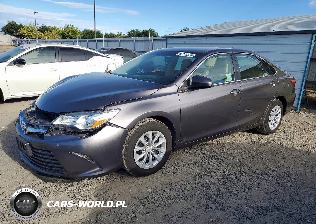 2016 Toyota Camry Le – zdjęcie 1 z 12
