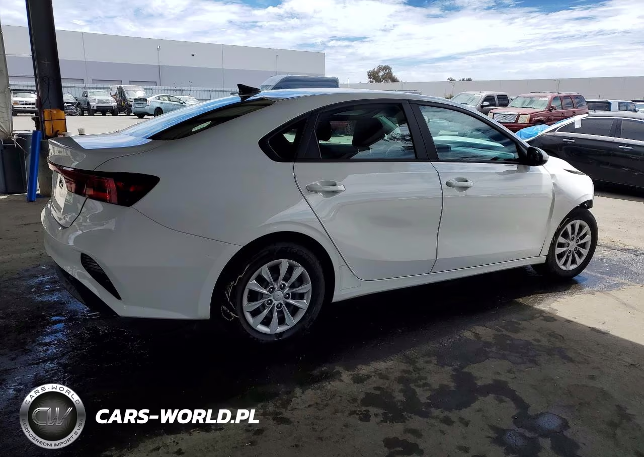 2024 Kia Forte Lx VIN:3KPF24ADXRE699073 - 3