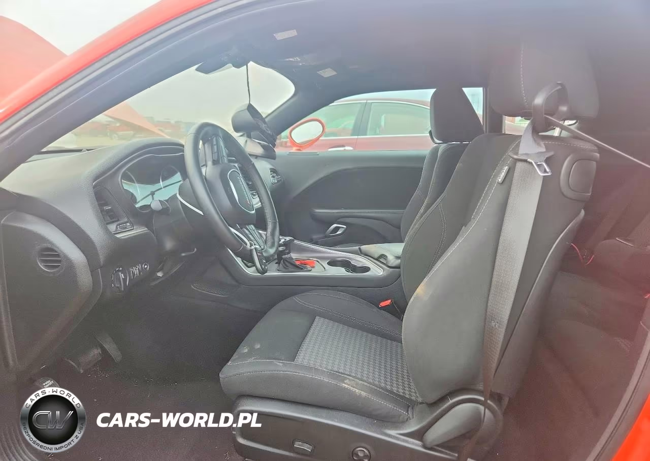 2018 Dodge Challenger Sxt VIN:2C3CDZAG4JH339069 - 7
