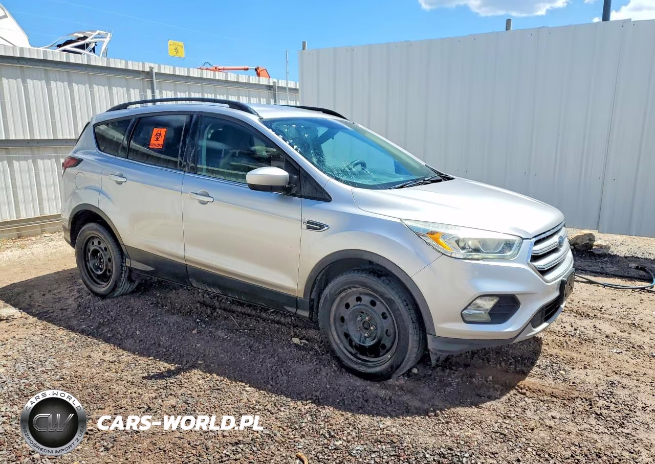 2017 Ford Escape Se VIN:1FMCU0GD4HUA32671 - 4