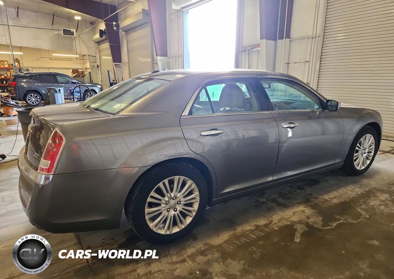 2012 Chrysler 300 Limited VIN:2C3CCAHG3CH224511 - 3