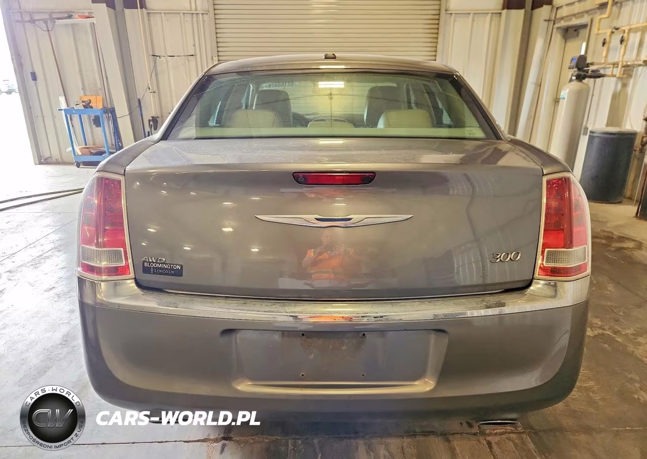 2012 Chrysler 300 Limited VIN:2C3CCAHG3CH224511 - 6