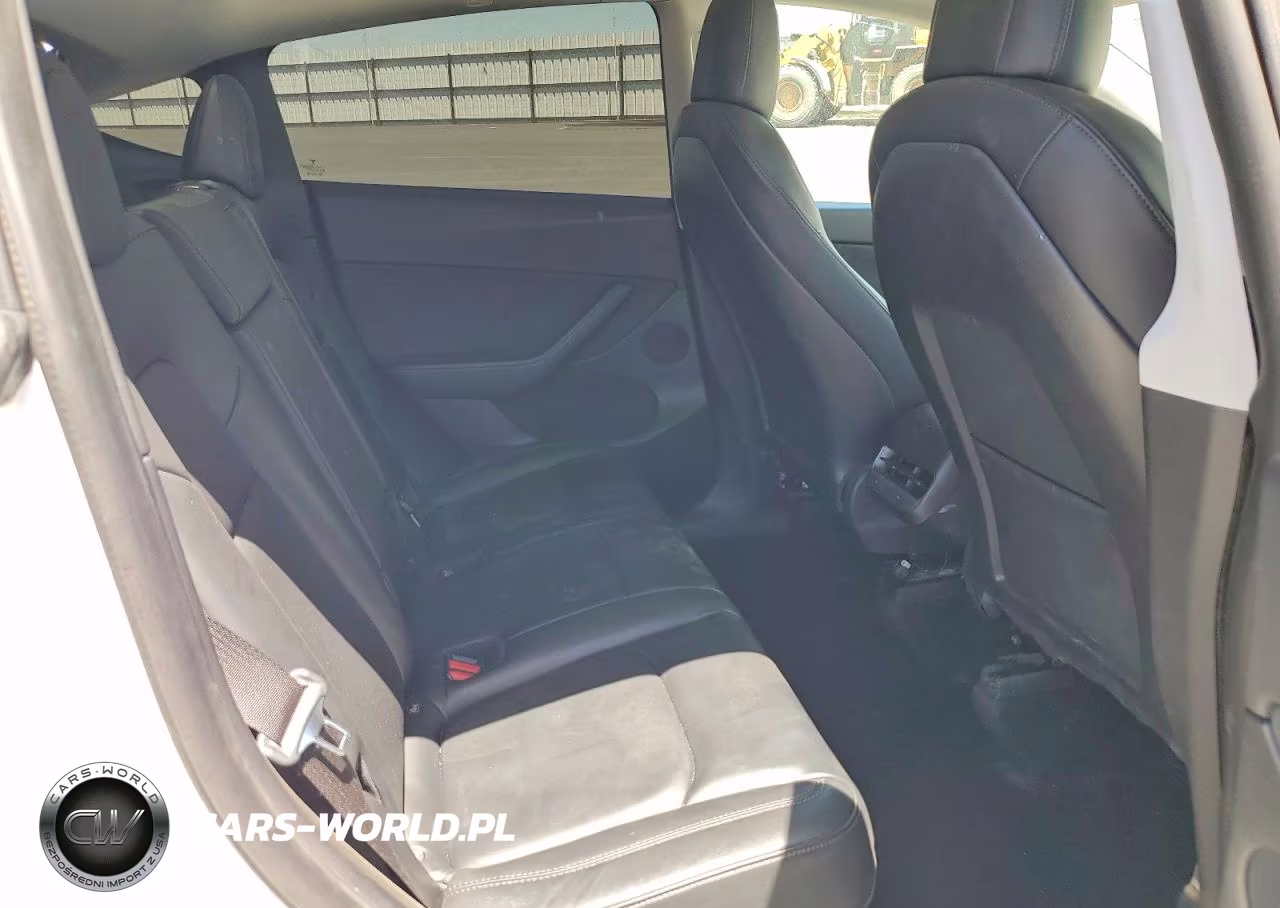 2021 Tesla Model Y VIN:5YJYGDEE4MF199376 - 10