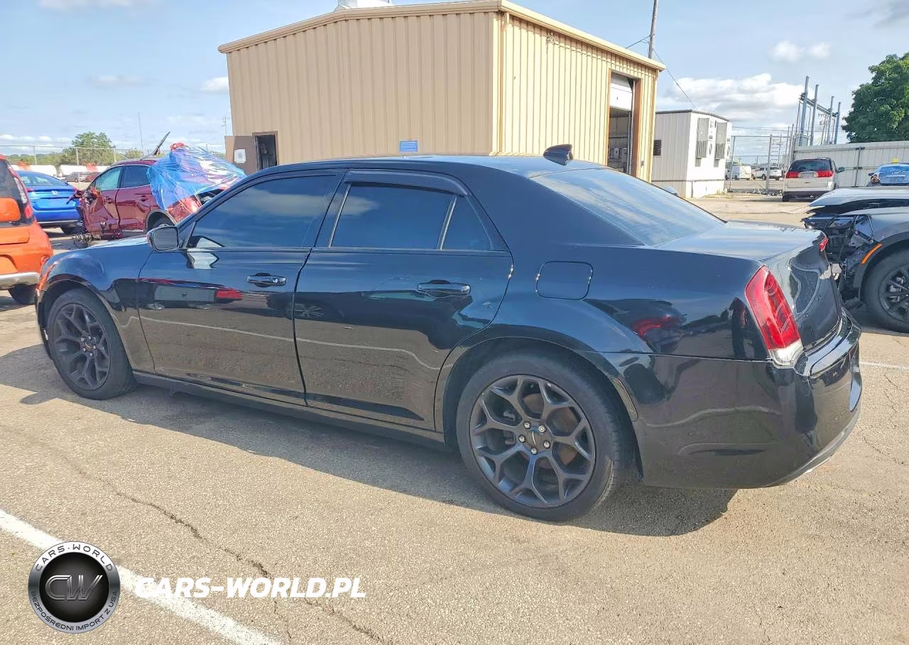 2019 Chrysler 300 Touring VIN:2C3CCAAG2KH507281 - 2