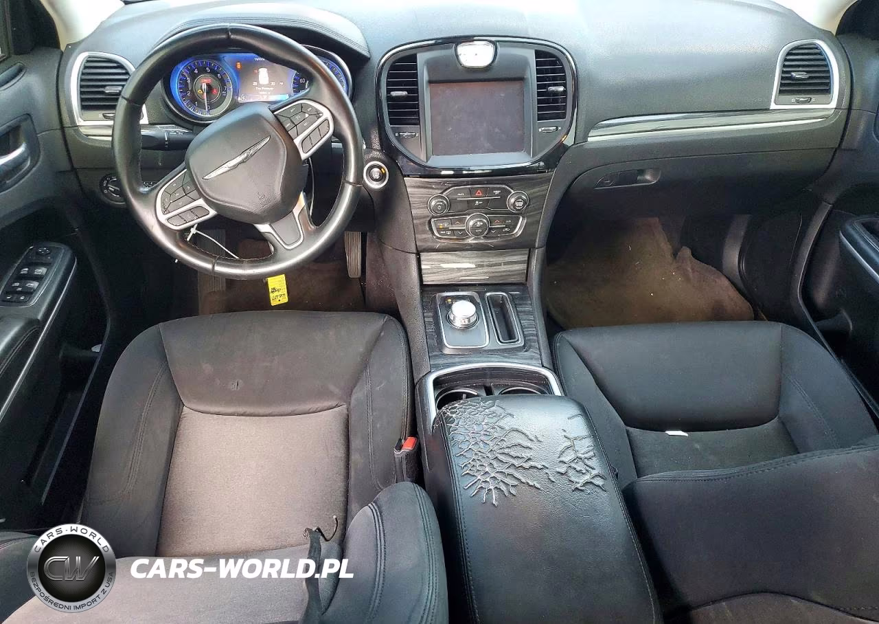 2019 Chrysler 300 Touring VIN:2C3CCAAG2KH507281 - 8