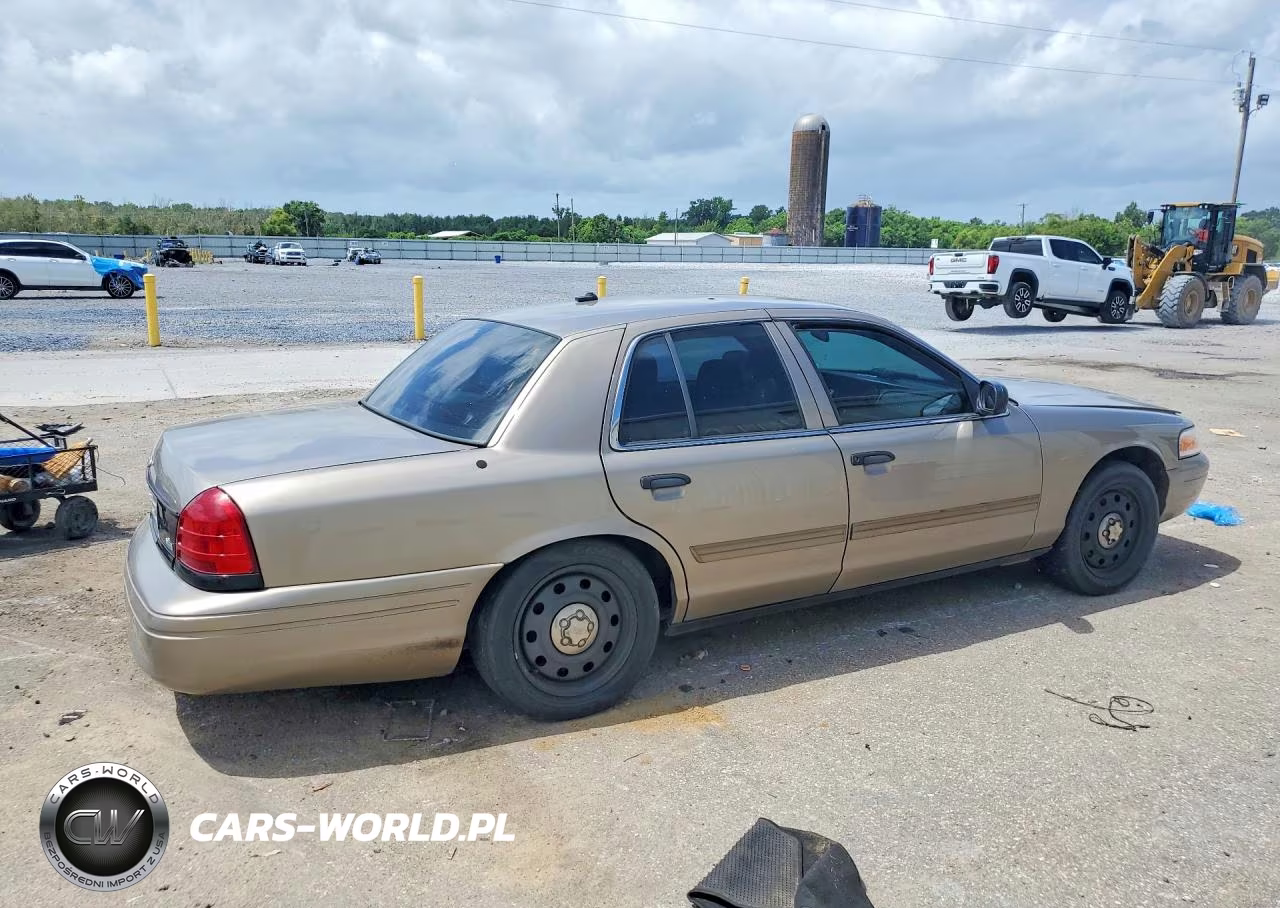 2009 Ford Crown Victoria Police Interceptor VIN:2FAHP71V69X123646 - 3